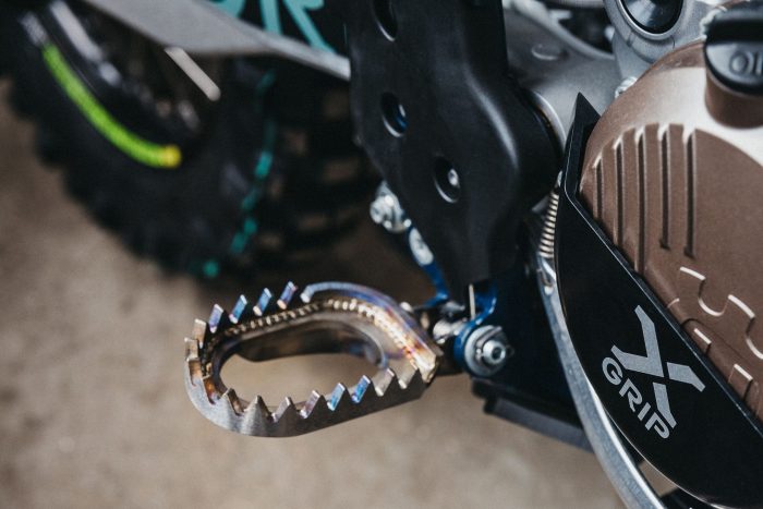 Repose pieds X-GRIP titane PIRANHAS – Image 2